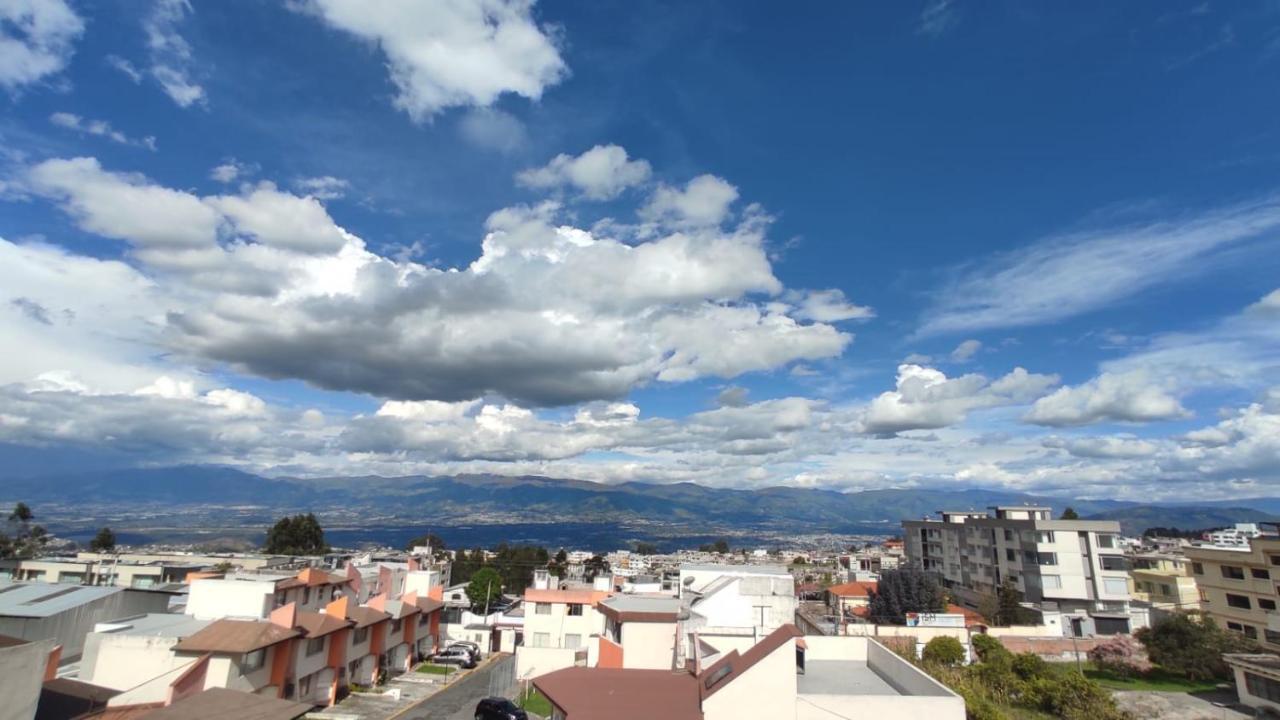 Departamento Sector De La Embajada Americana Quito Exterior foto